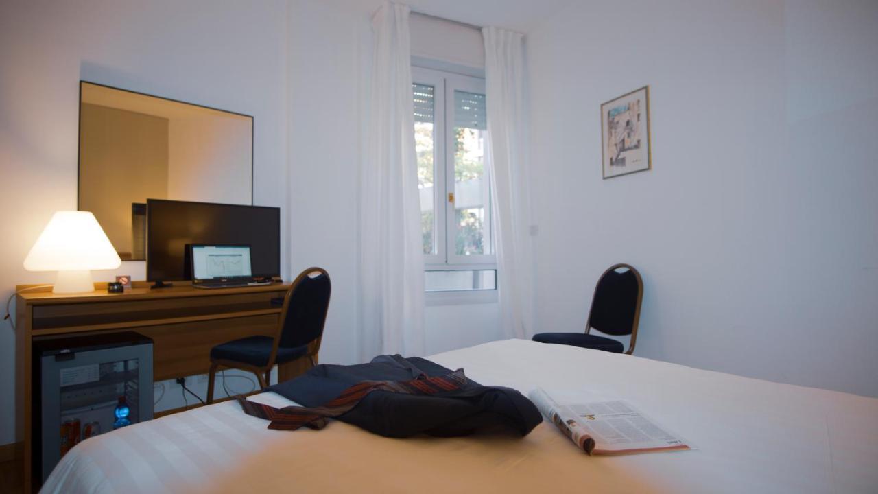 Mistral2 Hotel Oristano Bagian luar foto